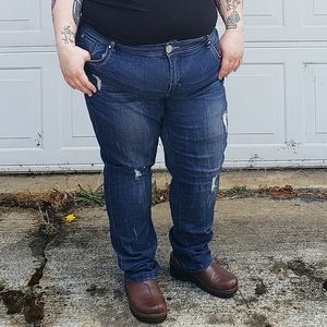 Almost Famous RN# 97230 distressed Jeans